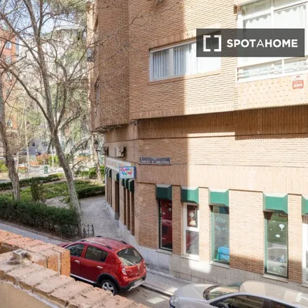 Image 6 - Calle de Londres, 55, 28028 Madrid, Spain - Apartment for rent