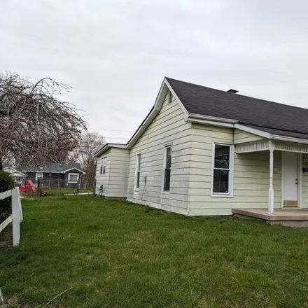 Buy this 2 bed house on 2423 Jackson Street in Anderson, IN 46016