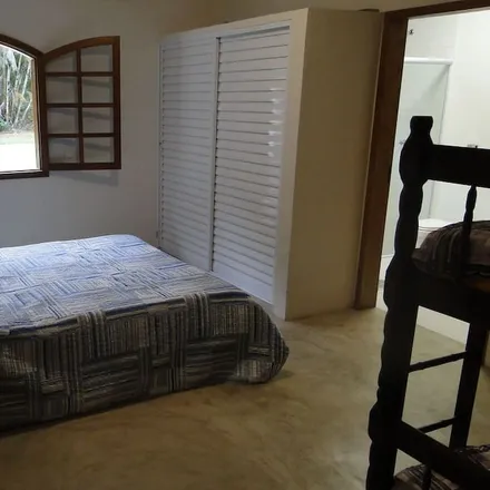 Rent this 6 bed house on São José dos Campos