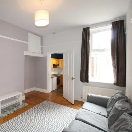 Image 2 - Biddlestone Road, Newcastle upon Tyne, NE6 5SP, United Kingdom - Apartment for rent