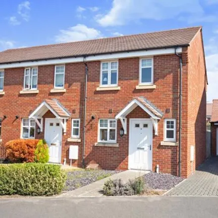Buy this 2 bed house on Marigold Road in Stratford-upon-Avon, CV37 7DW