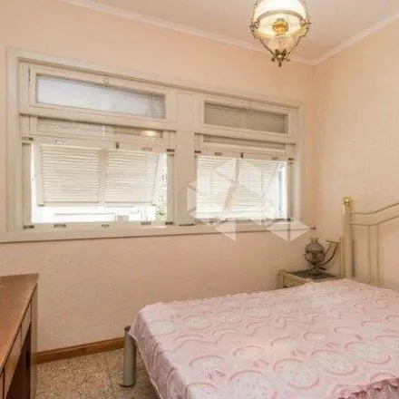 Buy this 3 bed apartment on 5ª Avenida Center in Rua 24 de Outubro 111, Moinhos de Vento
