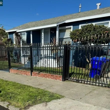 Buy this 3 bed house on 685 Turpin Street in Richmond, CA 94801