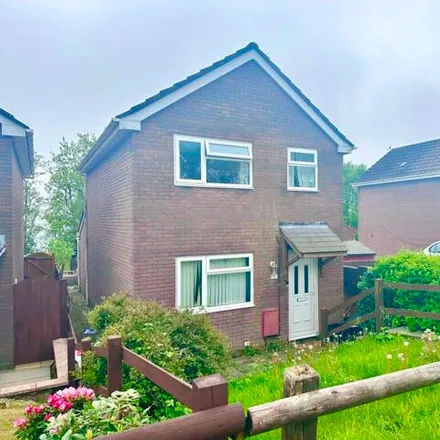 Buy this 3 bed house on Spring Grove in Cwmbran, NP44 5EB