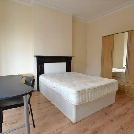 Image 6 - Gate 1, Kingsholm Road, Gloucester, GL1 3BQ, United Kingdom - Apartment for rent
