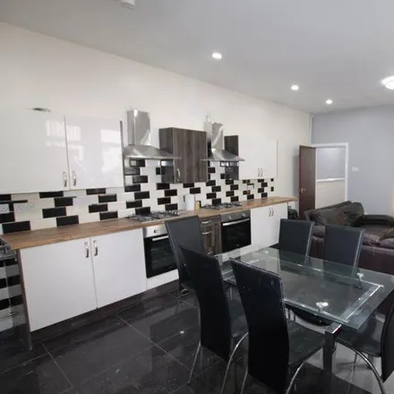 Rent this 9 bed duplex on Harriet Street in Cardiff, CF24 4BU