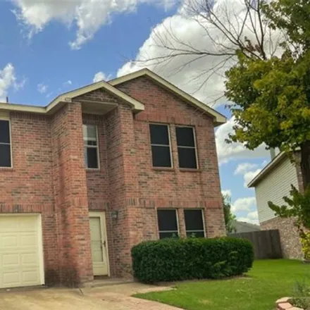 Rent this 3 bed house on 4221 Meadowknoll Drive in Fort Worth, TX 76123