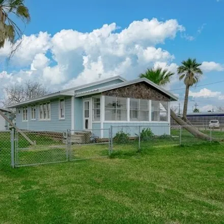 Buy this 2 bed house on 953 South Live Oak Street in Rockport, TX 78382
