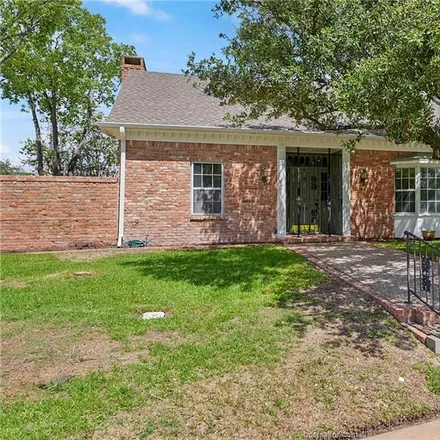 Image 2 - 1201 Brook Hollow Drive, Bryan, TX 77802, USA - Townhouse for sale
