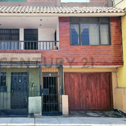 Buy this 6 bed house on Avenida Pedro Delgado in San Martín de Porres, Lima Metropolitan Area 15031