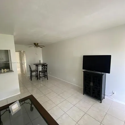 Image 4 - Cardiff Street, Century Village, Palm Beach County, FL 33417, USA - Apartment for rent