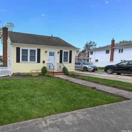 Buy this 2 bed house on 62 Sherwood Avenue in Franklin Square, NY 11010