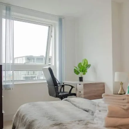 Rent this 2 bed apartment on London in E14 9BU, United Kingdom