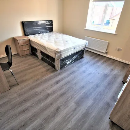 Image 3 - 17 Signals Drive, Coventry, CV3 1QS, United Kingdom - Apartment for rent