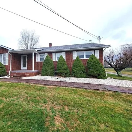 Buy this 3 bed house on 126 Monroe Avenue in Peterstown, WV 24963