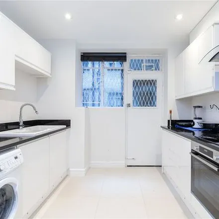 Rent this 3 bed apartment on Formerly Samaritan Hospital for Women in Seymour Place, London