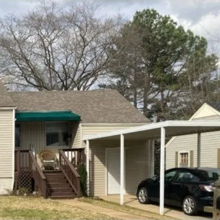 Buy this 3 bed house on 414 West Cleveland Avenue in Florence, AL 35630