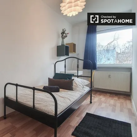 Rent this 4 bed room on Ratiborstraße 3 in 10999 Berlin, Germany