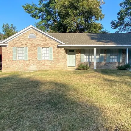 Buy this 3 bed house on 3702 Naylor Drive in Memphis, TN 38128