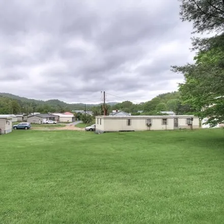 Buy this studio house on Conway Street in Roan Mountain, Carter County