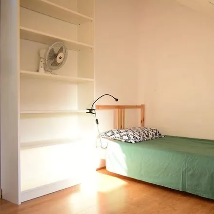 Image 1 - Rua Passos Manuel - Room for rent