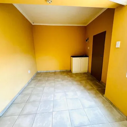 Image 2 - Delalle Road, Woodlands, Durban, 4004, South Africa - Apartment for rent