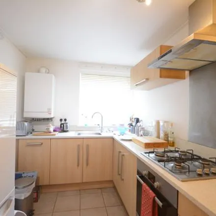 Rent this 2 bed apartment on 52 Redcliffe Road in Nottingham, NG3 5BW