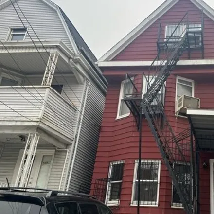Rent this 4 bed house on 271 Union Street in West Bergen, Jersey City