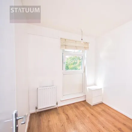 Image 4 - Sovereign House, Buckhurst Street, London, E1 5QT, United Kingdom - Apartment for rent