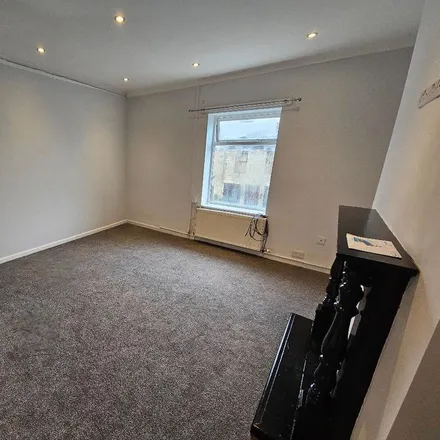 Image 3 - 93 Todmorden Road, Littleborough, OL15 9QX, United Kingdom - Apartment for rent