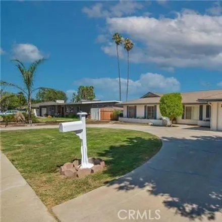 Image 2 - 5385 Grassy Trail Drive, Riverside, CA 92504, USA - House for sale