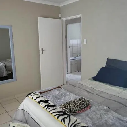 Image 6 - Ross Drive, The Orchards, Akasia, 0118, South Africa - Apartment for rent