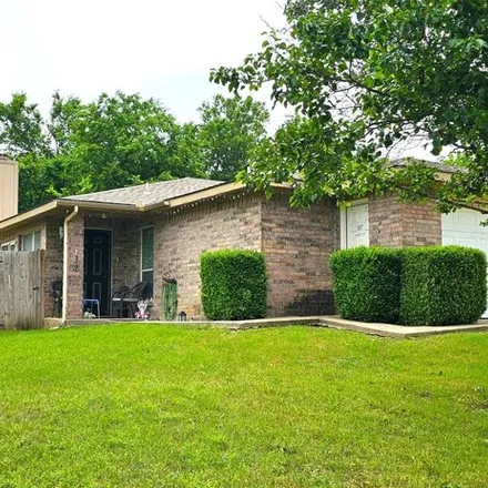 Image 2 - 5701 Shadydell Drive, Fort Worth, TX 76135, USA - House for sale