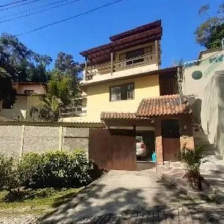 Rent this studio house on Rua F in Santa Bárbara, Niterói - RJ