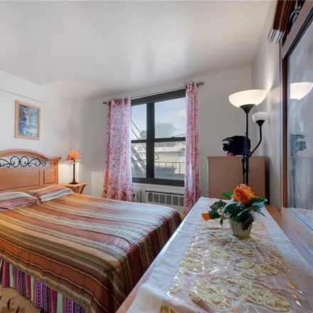 Image 7 - 1275 East 51st Street, New York, NY 11234, USA - Condo for sale