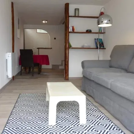 Rent this 1 bed house on 04400 Saint-Pons