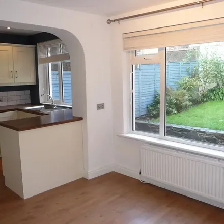 Rent this 3 bed apartment on Ulsterville Avenue in Belfast, BT9 7AQ