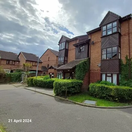 Buy this 1 bed apartment on Farley Road in Gravesend, DA12 2LT