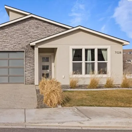 Buy this 3 bed house on South Young Place in Kennewick, WA 99338