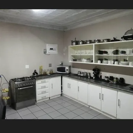 Image 3 - 3rd Avenue, Westbury Ext 3, Johannesburg, 2001, South Africa - Apartment for rent