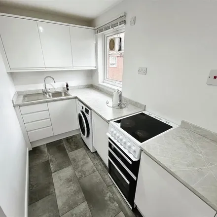 Image 3 - 45 Arlidge Crescent, Kenilworth, CV8 2NS, United Kingdom - Apartment for rent