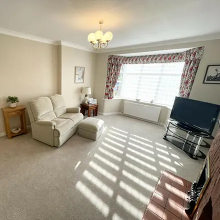 Image 3 - Meadow Crescent, Blackpool, FY6 7QX, United Kingdom - House for sale