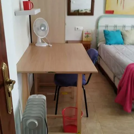 Rent this 5 bed apartment on Anexo Comisaría de Policía in Calle San Antonio, 23007 Jaén