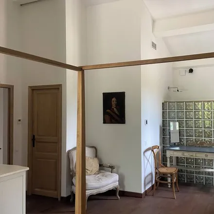 Rent this 4 bed house on 13210 Saint-Rémy-de-Provence