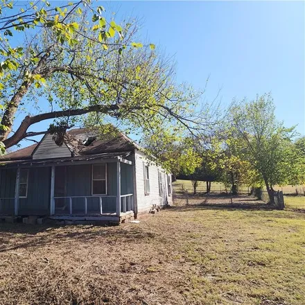 Buy this 2 bed house on 184 West Lee Street in Pauls Valley, OK 73075