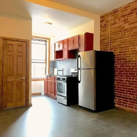 Image 5 - 1239 Willoughby Avenue, New York, NY 11237, USA - House for sale
