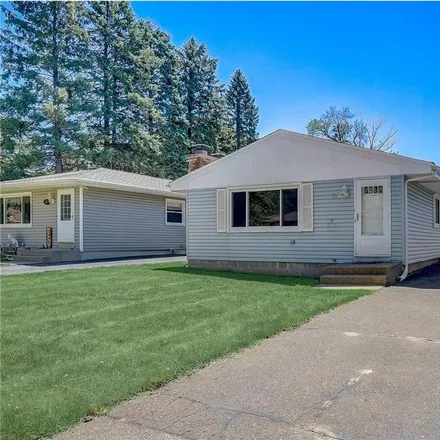 Buy this 4 bed house on 2344 12th Avenue in North St. Paul, Ramsey County