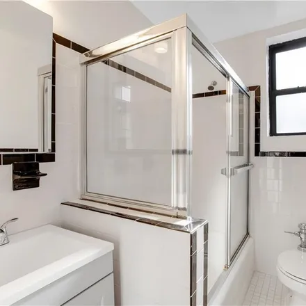 Image 9 - 235 Martine Avenue, City of White Plains, NY 10601, USA - Apartment for rent