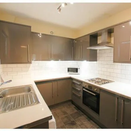 Rent this 5 bed townhouse on 405 Ecclesall Road in Sheffield, S11 8PE