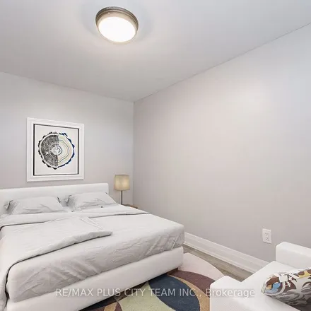 Image 1 - 133 Pollock Avenue, Cambridge, ON N1R 1Y6, Canada - Apartment for rent